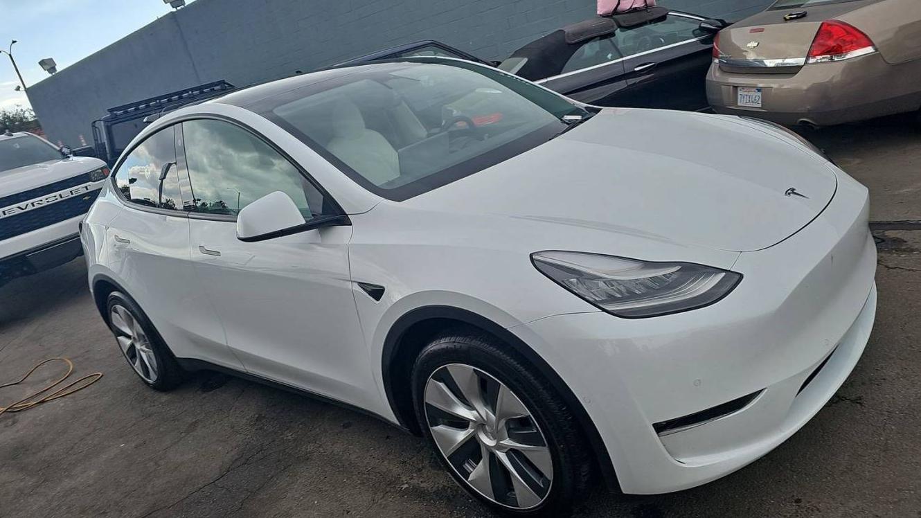 TESLA MODEL Y 2021 5YJYGDEE0MF093572 image